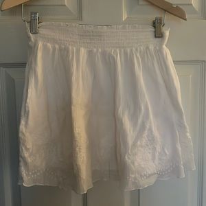 White cotton broderie short bottom lace trim skirt